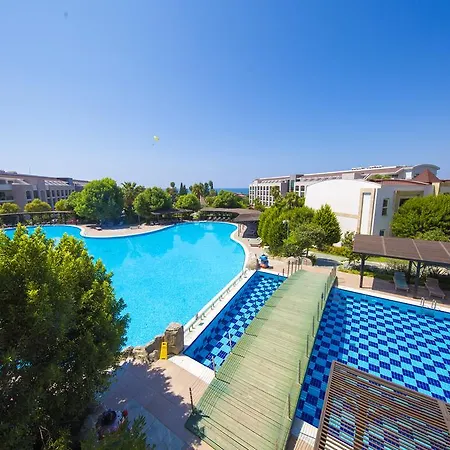 Θέρετρο Horus Paradise