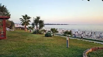 Complex Horus Paradise Side