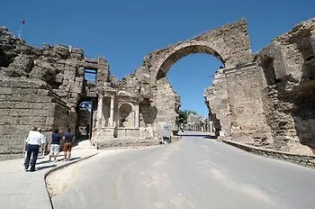אתר נופש Horus Paradise סייד