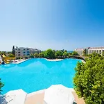 אתר נופש Horus Paradise 5*